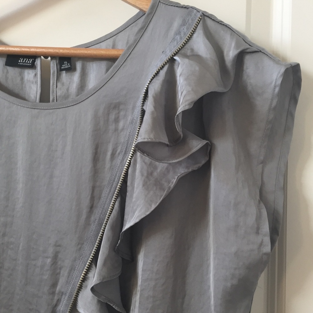 a.n.a - Sleeveless Blouse.  Size XL.
